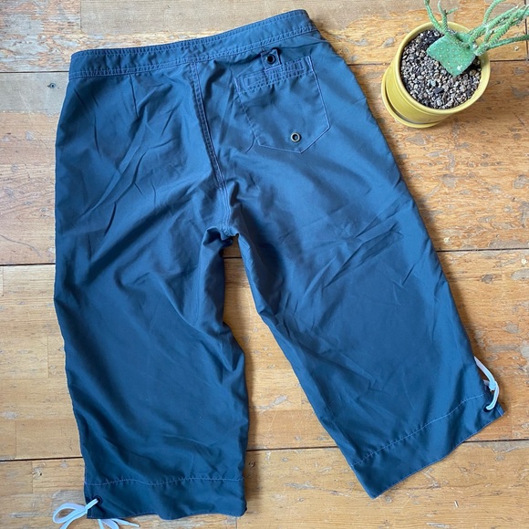 White Sierra Capris - 10 - Picture 5 of 9